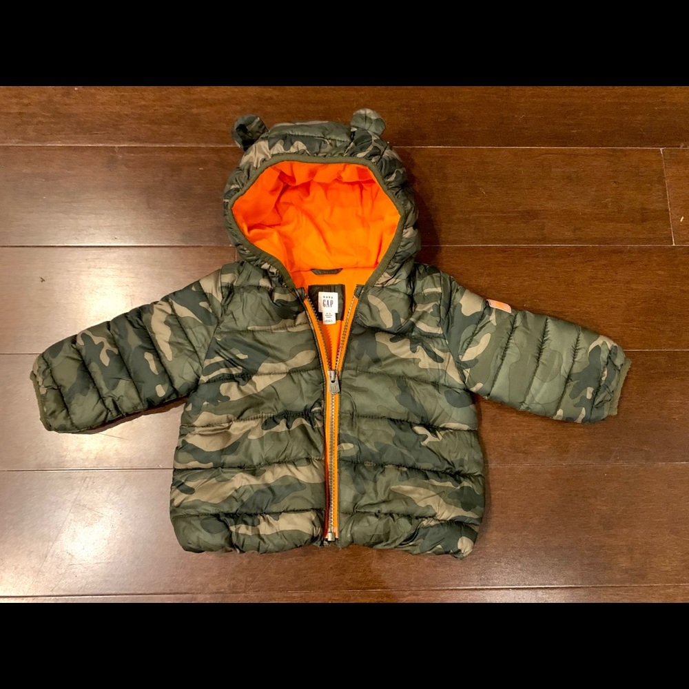 Gap baby boy camo puffer jacket (6M-12M)